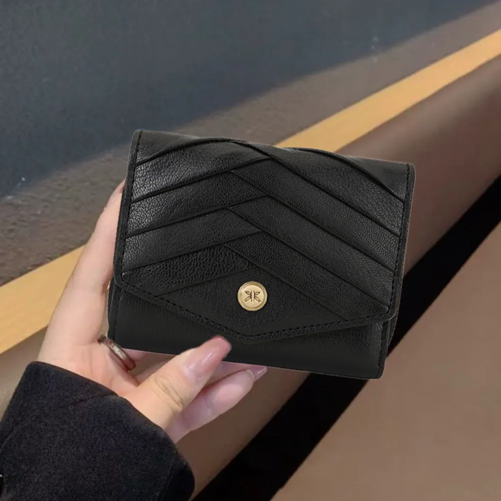 Black Pleated Leather Bi Fold Purse